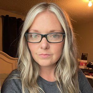 Meet your Posher, Staci